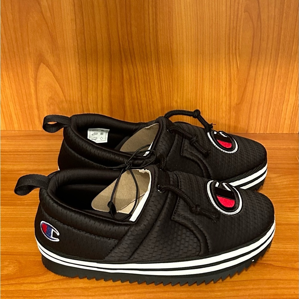 Champion Black University Mesh Sneakers Youth Size 4 NWT - Picture 4 of 8